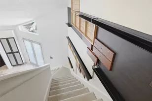 10855 Meadowglen Ln, Houston, TX 77042 - Photo 20