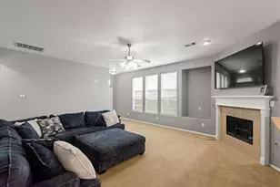 225 Splintered Arrow Dr, La Marque, TX 77568 - Photo 4