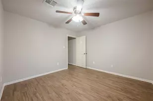 1406 Pinecroft Dr, Sugar Land, TX 77498 - Photo 28