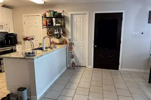 418 Garland Dr, Clute, TX 77566 - Photo 10