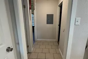 418 Garland Dr, Clute, TX 77566 - Photo 4