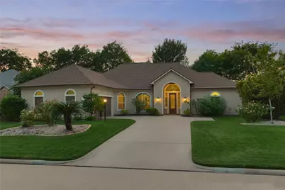 126 Hillsborough Drive W, Montgomery, TX 77356 - Photo 1
