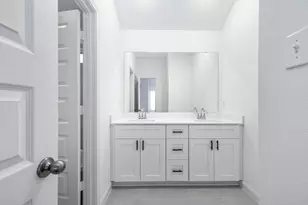 14975 Eagle Feather Dr, Houston, TX 77090 - Photo 24