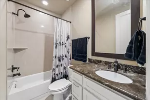 1209 W 22nd St, Houston, TX 77008 - Photo 18
