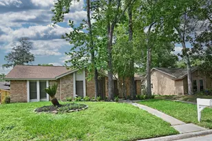 2915 Laurel Fork Dr, Kingwood, TX 77339 - Photo 2