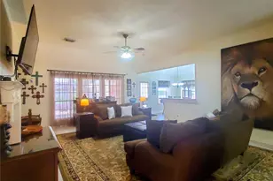 1703 E Hedgecroft Dr, El Lago, TX 77586 - Photo 4