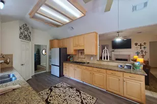 1703 E Hedgecroft Dr, El Lago, TX 77586 - Photo 6