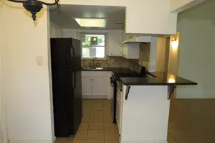 12618 Barbizon Dr, Houston, TX 77089 - Photo 4