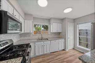 7235 Sonnet Glen Ln, Houston, TX 77095 - Photo 4