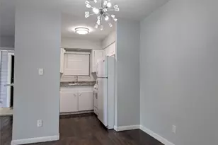 1043 Ashland St, Houston, TX 77008 - Photo 2