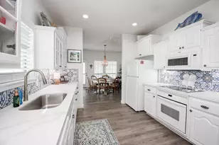 1504 W Bayshore Dr, Palacios, TX 77465 - Photo 16