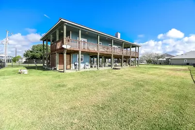 1504 W Bayshore Drive, Palacios, TX 77465 - Photo 38