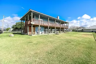 1504 W Bayshore Dr, Palacios, TX 77465 - Photo 38