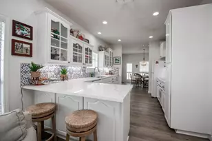 1504 W Bayshore Dr, Palacios, TX 77465 - Photo 18