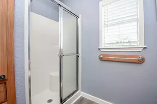 1504 W Bayshore Dr, Palacios, TX 77465 - Photo 32