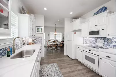 1504 W Bayshore Drive, Palacios, TX 77465 - Photo 16