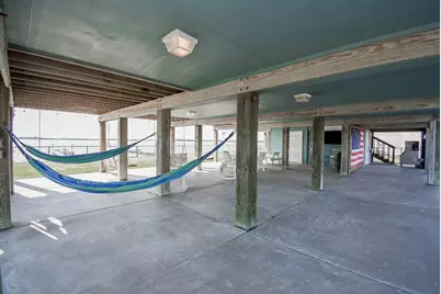 1504 W Bayshore Drive, Palacios, TX 77465 - Photo 4