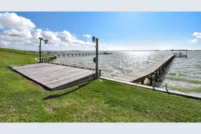 1504 W Bayshore Drive, Palacios, TX 77465 - Photo 42