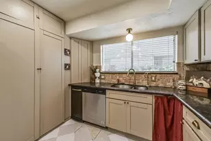 11102 Kirkridge Dr, Houston, TX 77089 - Photo 12
