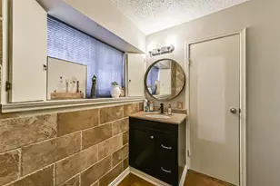 11102 Kirkridge Dr, Houston, TX 77089 - Photo 16