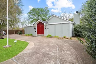 2111 N Galveston Ave, Pearland, TX 77581 - Photo 2