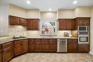 5127 Shady Maple Dr, Kingwood, TX 77339 - Photo 4