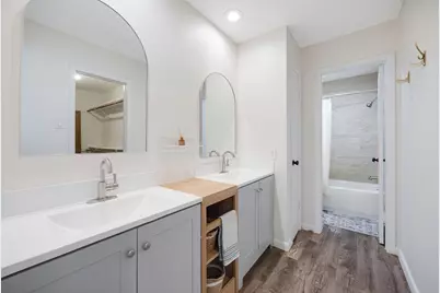 3711 Moss Tree Road, Houston, TX 77043 - Photo 16