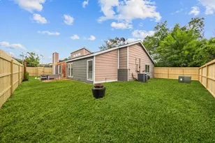 3711 Moss Tree Rd, Houston, TX 77043 - Photo 22