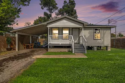 4421 Caplin Street, Houston, TX 77026 - Photo 2