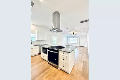4808 Avenue S #A, Galveston, TX 77551 - Photo 4