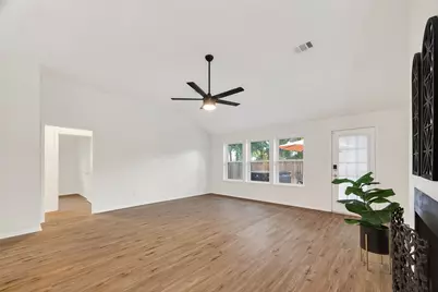 4622 Ten Sleep Lane, Friendswood, TX 77546 - Photo 8