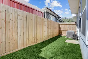 2013 Cochran St, Houston, TX 77009 - Photo 28