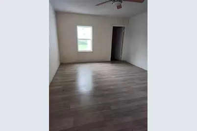 527 W 6th Street, Freeport, TX 77541 - Photo 8