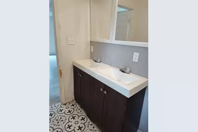 527 W 6th Street, Freeport, TX 77541 - Photo 10