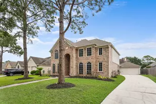 132 Emerald Cloud Ln, League City, TX 77573 - Photo 2