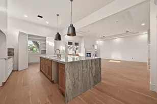 4046 Drummond St, Houston, TX 77025 - Photo 4