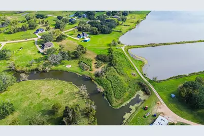 608 Wagon Wheel Tr Trail, Angleton, TX 77515 - Photo 8