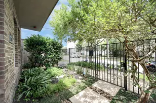 1807 W Webster St, Houston, TX 77019 - Photo 4