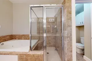 8715 Meadowcroft Dr, Houston, TX 77063 - Photo 32