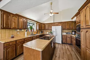 1104 Tipperary Ave, Friendswood, TX 77546 - Photo 6