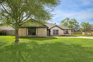 1104 Tipperary Ave, Friendswood, TX 77546 - Photo 2