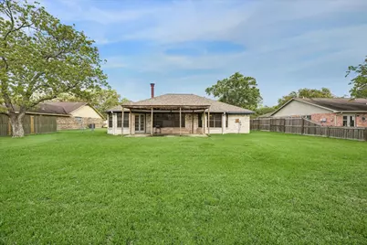 1104 Tipperary Avenue, Friendswood, TX 77546 - Photo 16