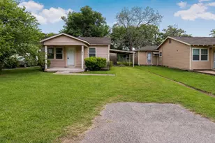 1840 Hebert St, Beaumont, TX 77705 - Photo 2
