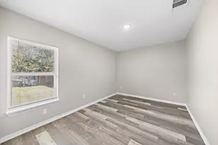 9118 Sandra St, Houston, TX 77016 - Photo 4