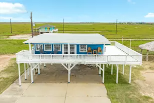 326 Bay Ave, Surfside Beach, TX 77541 - Photo 2