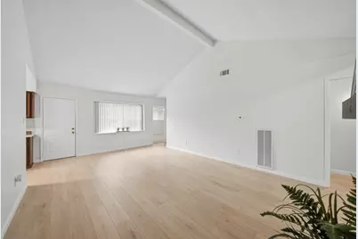 11502 Elmcroft Drive, Houston, TX 77099 - Photo 10
