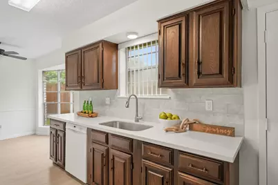 11502 Elmcroft Drive, Houston, TX 77099 - Photo 12