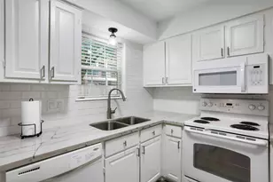 857 Wax Myrtle Ln, Houston, TX 77079 - Photo 24