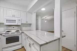 857 Wax Myrtle Ln, Houston, TX 77079 - Photo 22