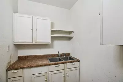 242 Bishop, Livingston, TX 77351 - Photo 16